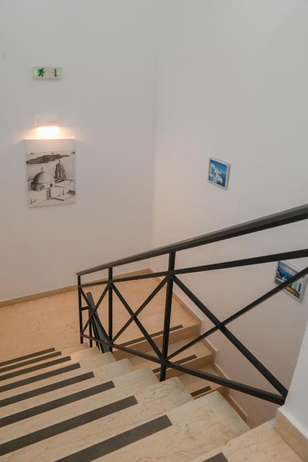 Oscar Aparthotel Kamari (Santorini)