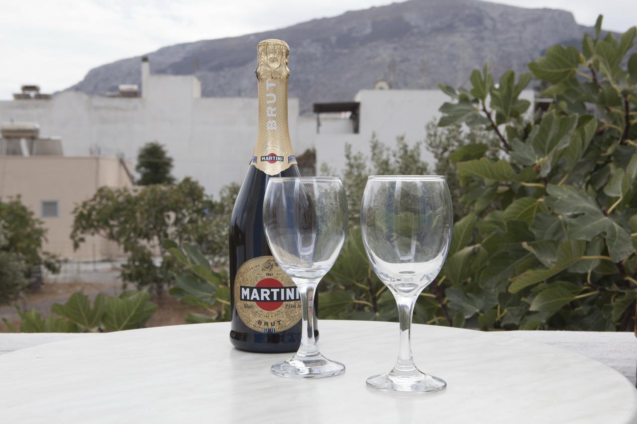Oscar Aparthotel Kamari (Santorini)